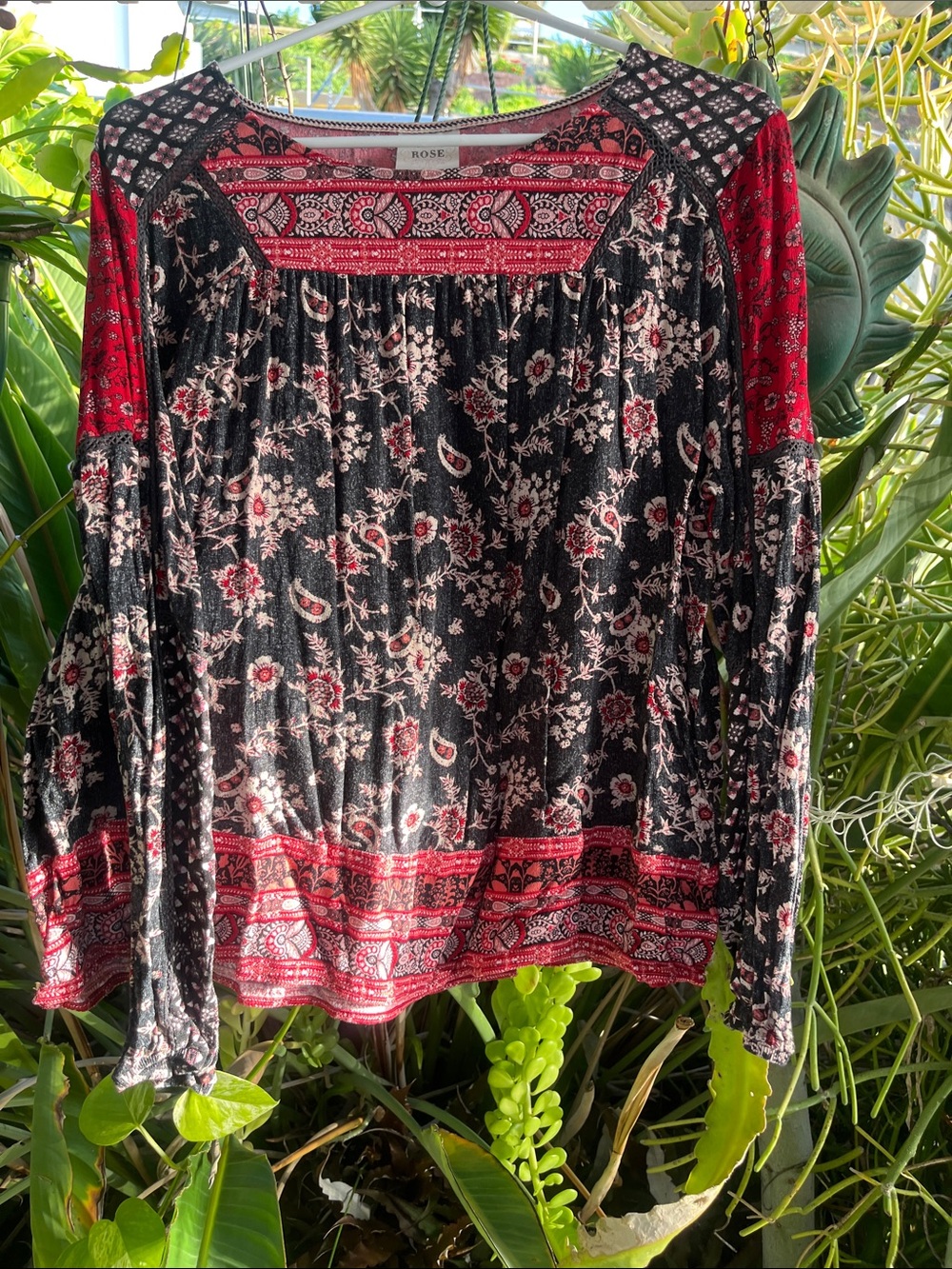 Knox Rose Black and Red Floral Peasant Blouse